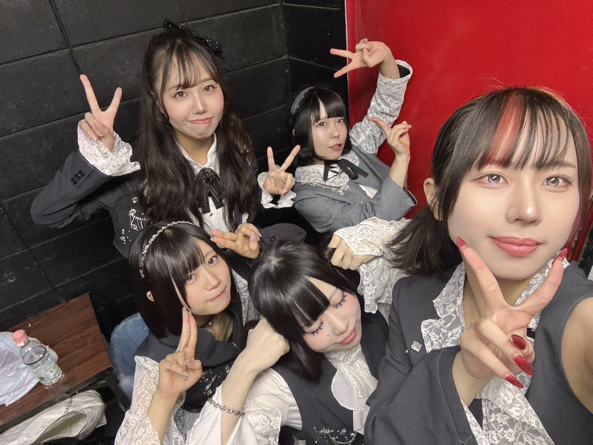cleomery_info's tweet photo. 『FEELOOP 3MAN in FANJtwice』at FANJtwiceありがとうございました❕
平日あちあちスリーマン💃

明日も明後日もライブ❕
明日はSUNHALLでまってるよ❕
#本日の秘密のセットリスト https://t.co/BPeKgzcAnn