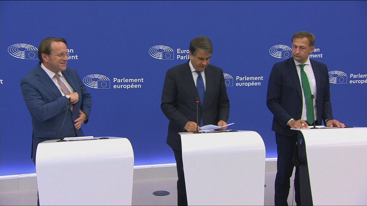 agrosfera_tve's tweet photo. Bruselas presenta su Estrategia Ganadera. Apuesta por la sostenibilidad, resiliencia y menos dependencia del pienso importado. El sector lo valora, pero pide medidas más concretas. https://t.co/aG5rFRDyun
