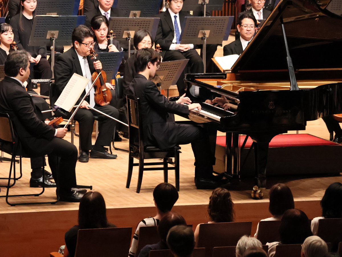 NHKSO_Tokyo's tweet photo. NHK交響楽団 創立100年記念コンサート
2026年7月10日(金) 山形テルサ

#N響 #nhkso

指揮：広上淳一
ピアノ：牛田智大

ショパン／ピアノ協奏曲 第1番 ホ短調 作品11
(ソリストアンコール)シューマン／こどもの情景 作品15から 第7曲「トロイメライ」
ーーーーーー
ドヴォルザーク／スラヴ舞曲 第1集 作品46
(オーケストラアンコール)ドヴォルザーク／スラヴ舞曲 第2集から 作品72-2

N響山形公演が終演しました🎶
牛田智大の独奏によるショパンの名作《ピアノ協奏曲 第1番》。繊細さと力強さを兼ね備えた美しい音色で会場を魅了しました🎹

後半のドヴォルザーク《スラヴ舞曲 第1集》では、広上淳一の躍動感あふれるタクトとともに、さまざまな民族舞曲が生き生きと描かれました🎶

多くのお客様にご来場いただき、ありがとうございました。明日7/11(土)はリンクステーションホール青森にて同プログラムをお届けします(当日券販売あり🎫)。ご来場をお待ちしております✨

[青森公演詳細]
https://t.co/5jNa4Akbrh