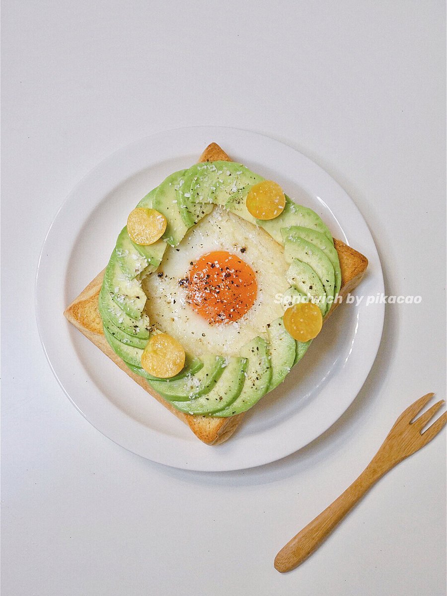 ArensFrank's tweet photo. Just found the best hidden egg and avocado toast spot in the city—crunchy toast, runny yolk, and fresh avocado, perfect 10/10 breakfast!， https://t.co/S95m1ZgjtX