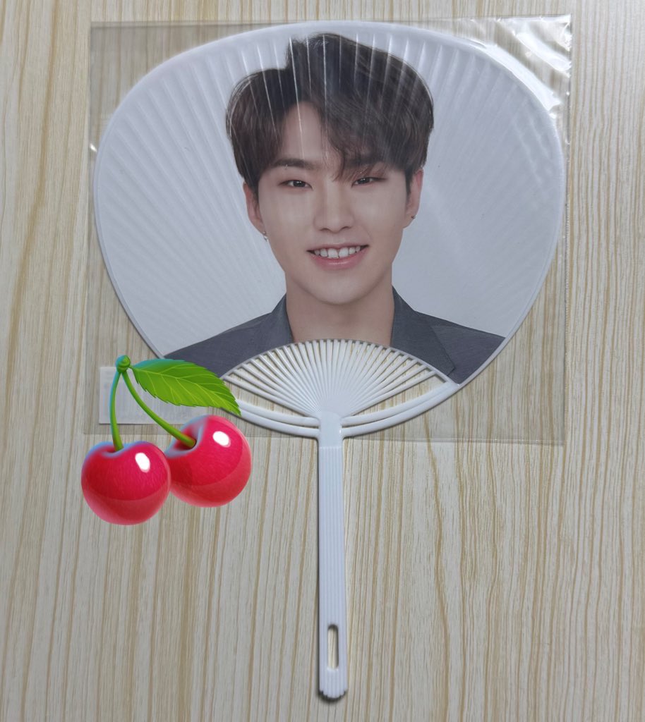 lv94210's tweet photo. 세븐틴 호시 콘서트 투어 우치와 이미지피켓 SVT HOSHI TOUR MD 양도 판매 sell

비닐 O 미개봉 새제품
각 1.0 미니우치와 0.5

#세븐틴 #SEVENTEEN #캐럿 #CARAT #호시 #HOSHI #ホシ #권순영 #판매 #양도 https://t.co/b6z0brVlPL