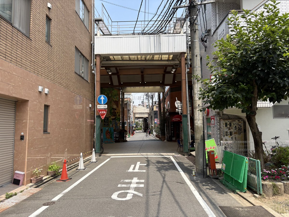 OSU_PC_SHOP_PAW's tweet photo. また一生懸命搬入～
車を横付けすると運び出し楽かも～

大須通りから「アミカ」通り越してすぐの「や台ずし」を左折
後はひたすらまっすぐ・・・

ここ辺りは一時停車OKなのでサッと積み込めば大丈夫です～

軽バンサイズで搭載できます～ https://t.co/2Q0oITxyVn
