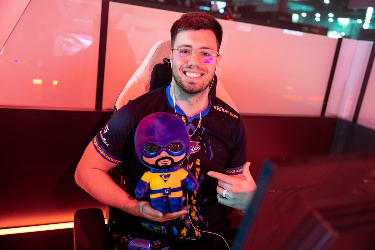 geekay_esports's tweet photo. G-Man is here to help us through Apex Legends Survivor Stage 🫡 https://t.co/OBiG62VNfS