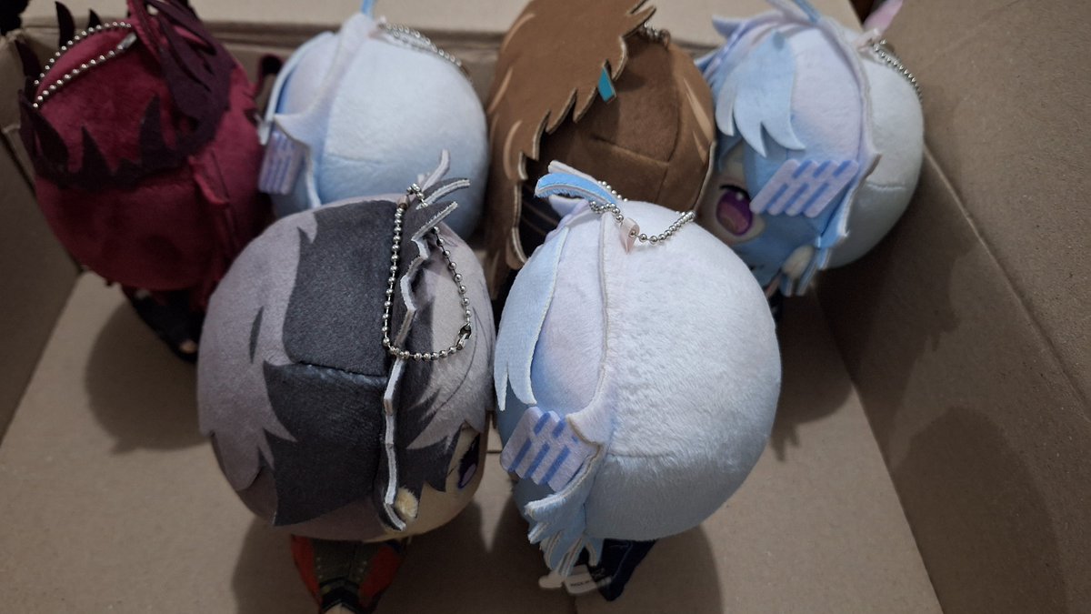 lemonsatelier_'s tweet photo. my parents: why do u need 3 of the bloo one?

Me: u wouldnt understand https://t.co/Tq4YH1DOYD
