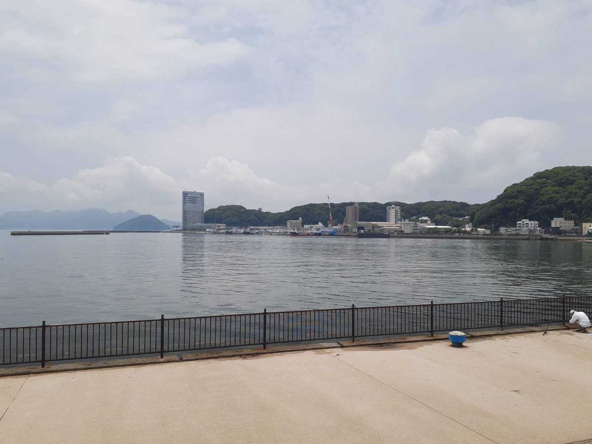 boyofdaruma's tweet photo. 明日正午〜広島公演先着販売！！！

両親が当日道に迷わないようにもう下見に行ったらしく、劇場付近の写真が送られてきました。

コントと瀬戸内海をご堪能ください！！！ https://t.co/kt9EpGoHyS