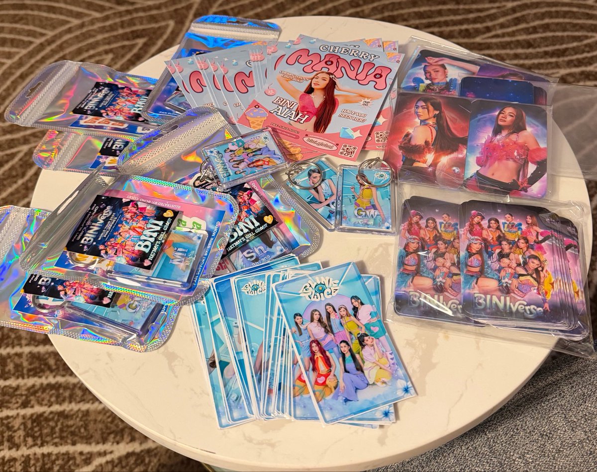 bini_mohyo's tweet photo. Also have extra freebies from previous cons and events. Will finally let go of them HAHA https://t.co/c2e68ym8Ce