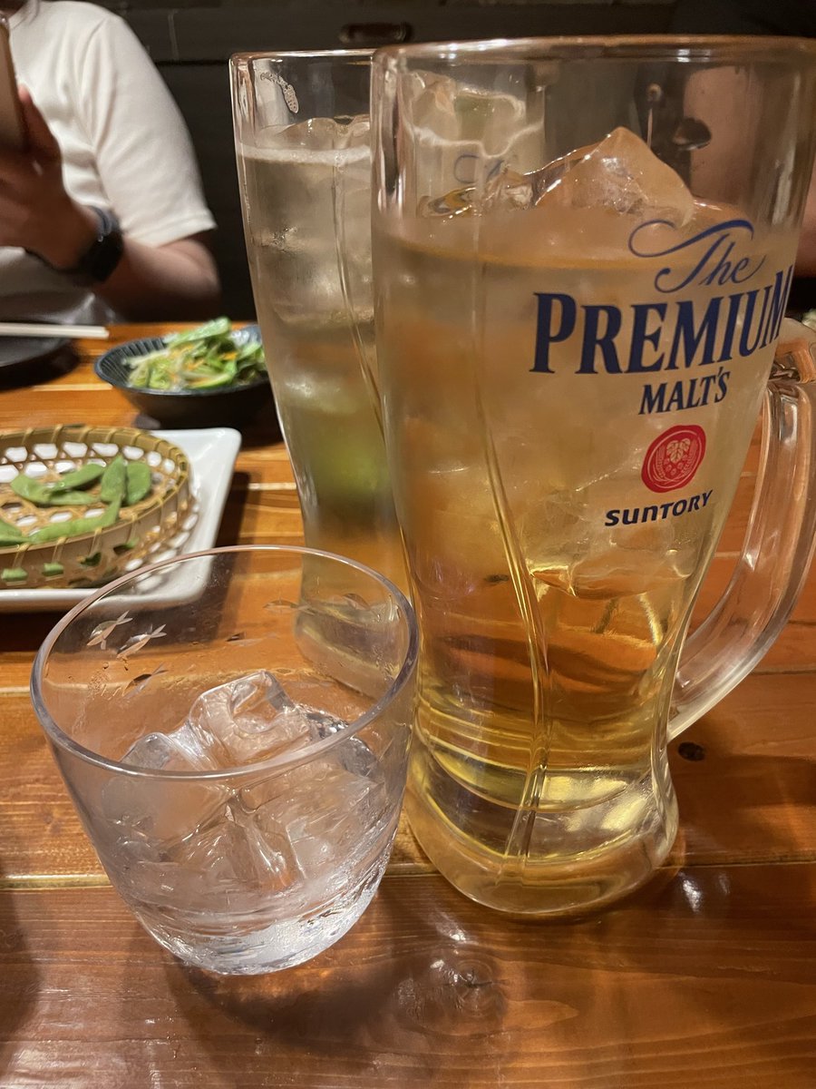 natume80's tweet photo. へー出る飲み会🍶
初めてお酒飲んで気持ち悪くなった記念🙃
梅酒ロック小3杯、大1杯、麦焼酎ロック1.5杯
まーじで飲めなかったw https://t.co/ubQi88uWag