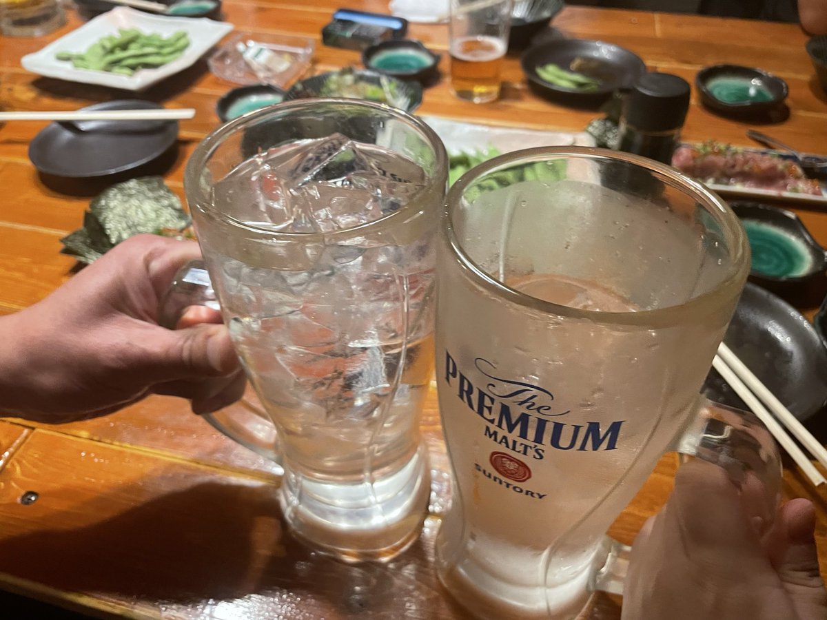 natume80's tweet photo. へー出る飲み会🍶
初めてお酒飲んで気持ち悪くなった記念🙃
梅酒ロック小3杯、大1杯、麦焼酎ロック1.5杯
まーじで飲めなかったw https://t.co/ubQi88uWag