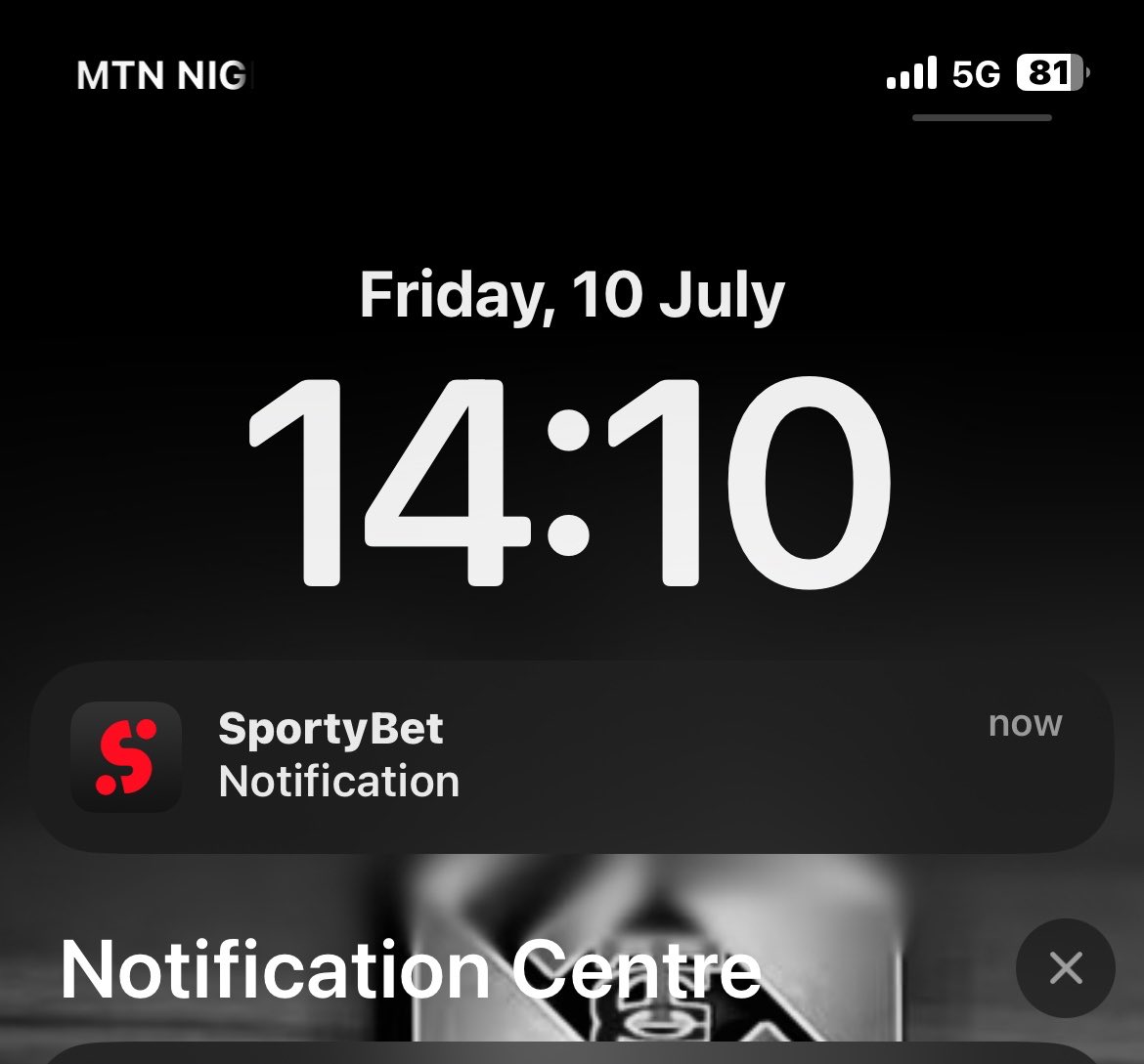 Clemzytech4's tweet photo. A moving man https://t.co/t3IjFpVVmX