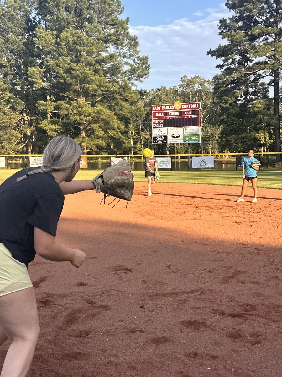 Nataboo_10's tweet photo. Big news! My family moved to Crossett, so I’ll be at Crossett High School this year! I got to meet my new softball team and put in some work this week. 🦅 (That’s me throwing the ball) https://t.co/xwBf2t849x