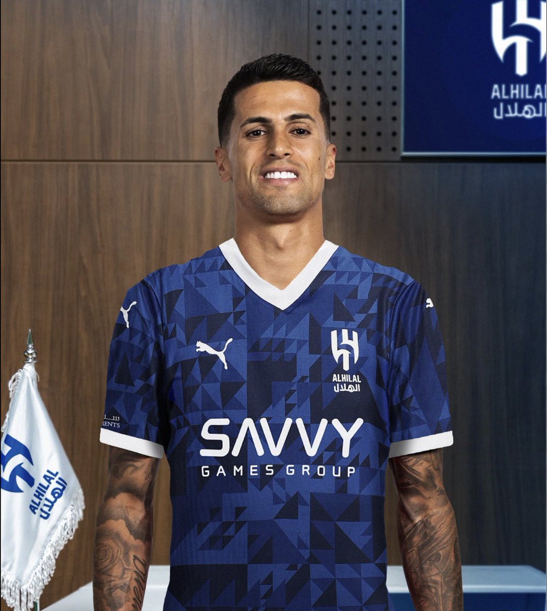 ALAbofaisal's tweet photo. أفضل ظهرين بالعالم قبل أن يستقرا في ( بيئة ) الهلال.
الاول : هج ونفذ بجلده .
الثاني: أصبح دكة في منتخب بلاده.
وفي ظهير ثالث ايضاً هج و اشتكاهم للفيفا.

البيئة ( الملوثه ) تفسد من يعيش فيها..✋️ https://t.co/hPteUOpASa