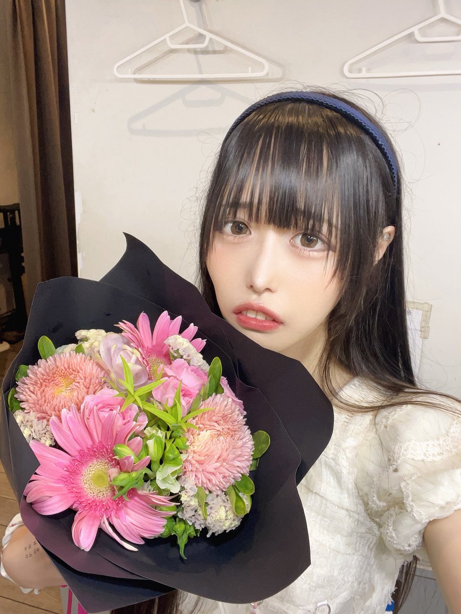 SUIMI_FKLT's tweet photo. エンジョイナス！そしてアクビレック加入3周年💐ありがとうございます⭐️
しらなかったー⭐️みなさんお世話になってます
大きい声になるぞぉーー🐘 https://t.co/B23MLRVrTI