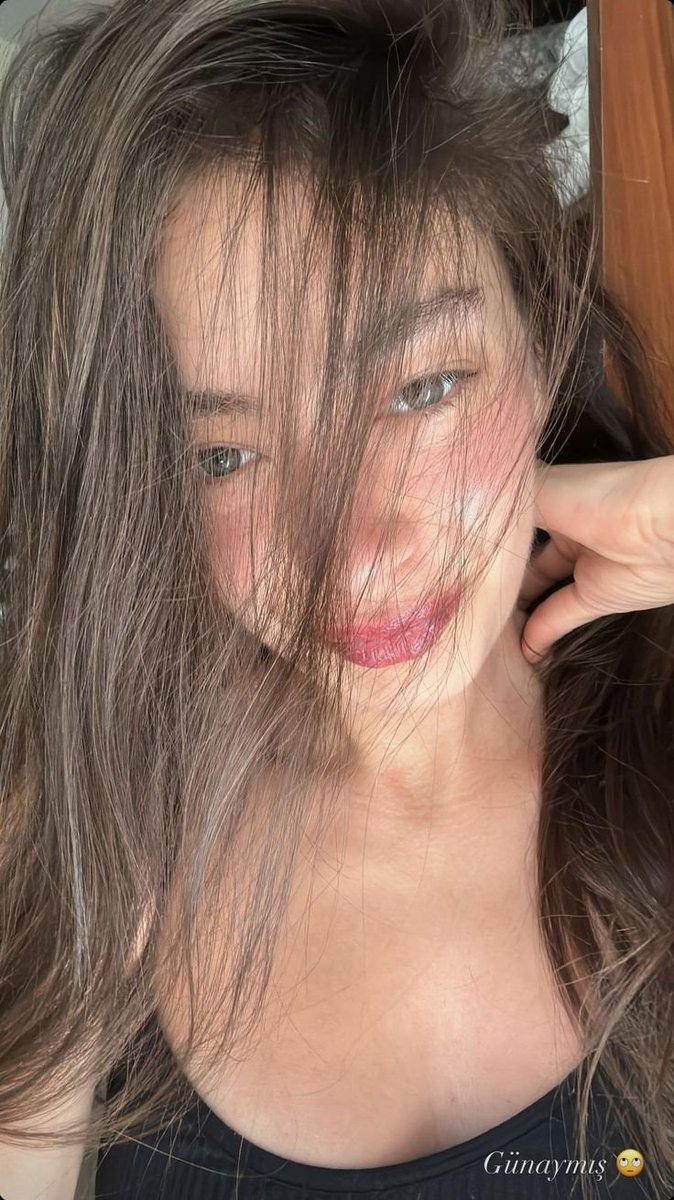 PiquantDarling's tweet photo. Good morning, rise and shine.
Messy bedhead can be the looks for the day, right?!
It's a beautiful Friday. . .🩷

#DayDreamer 🪷 https://t.co/Ro2a6HNSJo