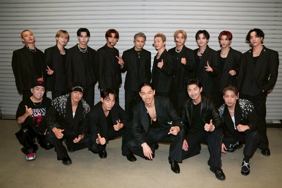 __r_fext's tweet photo. ストライプスーツほどいいものはない
あと、のすくんのほぼライブでしか見れんこの髪型大好きなのでもっとしてください🧑🏻‍🦱 https://t.co/g8HBupR79B
