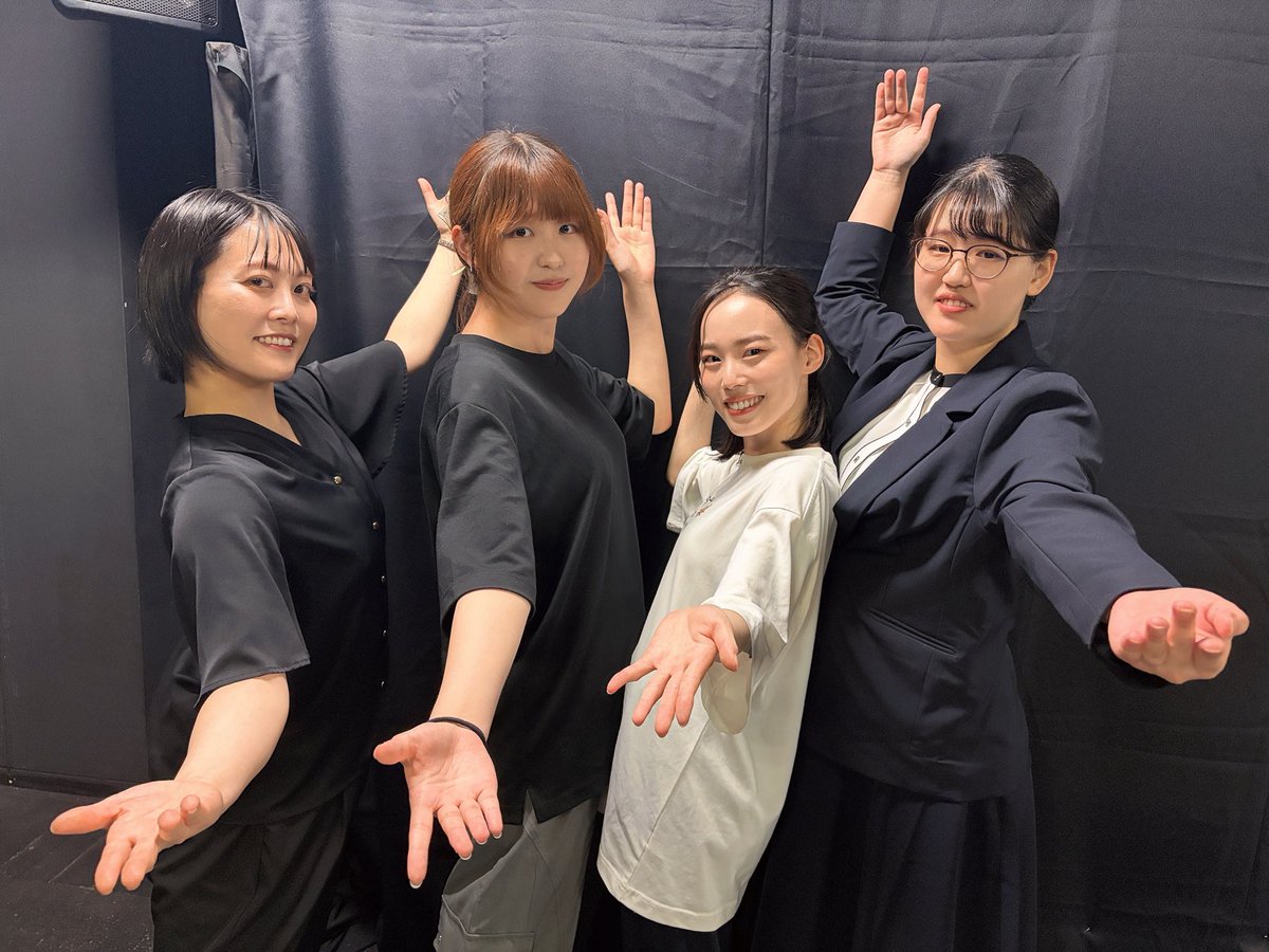 mayuccho1122's tweet photo. #野菜2026 🍅

昨日、座・タータンチェックメンバー揃いました🎶かわいすぎる後輩たちに囲まれて幸せです♡

ミュージカルっぽいポーズが下手になっててびっくりしたミヤマまゆでした。

わらわらをタコ殴りのネタは
引用ポストらしいです🐙

明日からまた受付してます🐊
皆様お待ちしております☺️ https://t.co/62dRAIBcKu