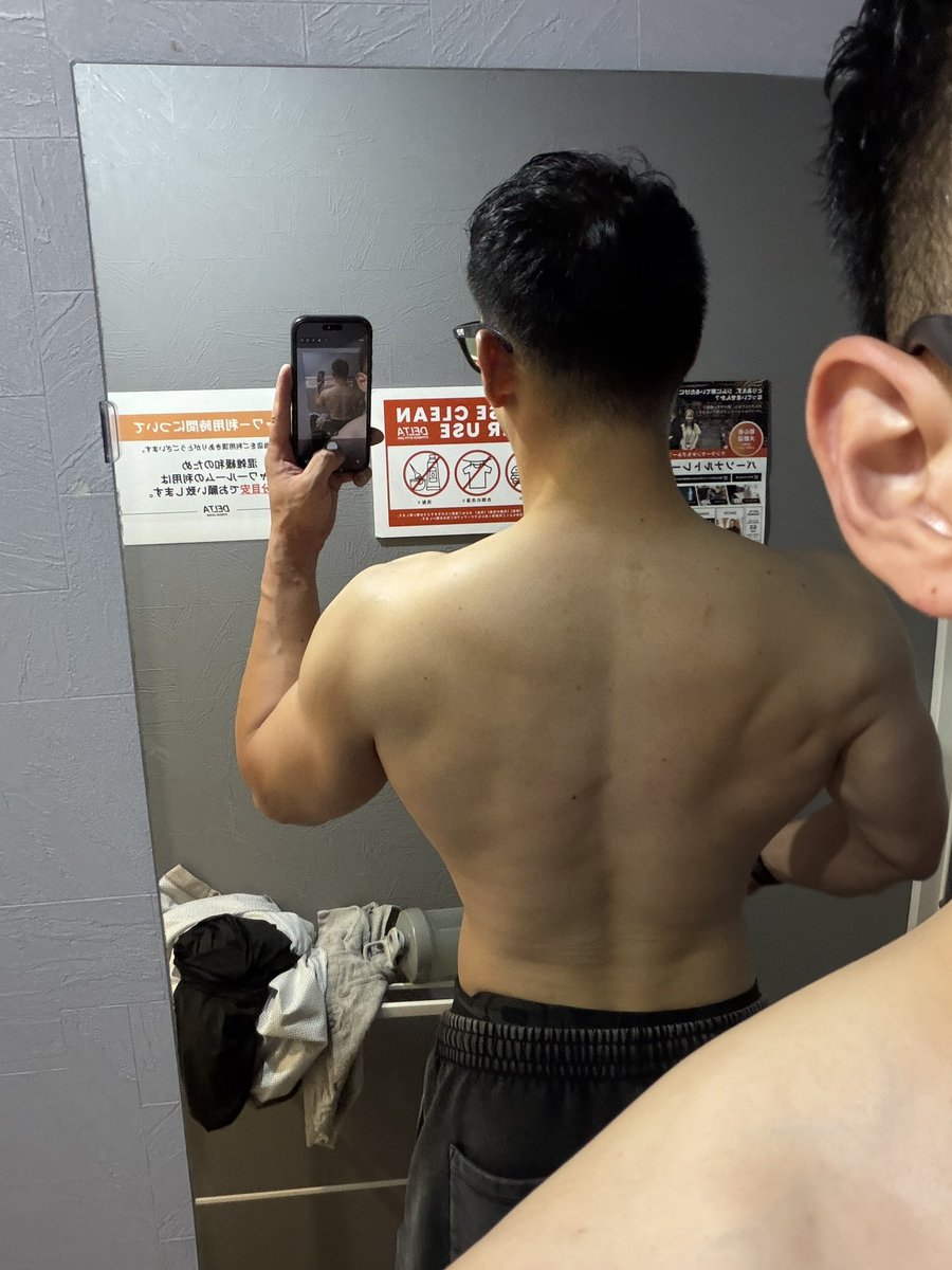mxmxm52's tweet photo. 背中と腕
体調すこぶる悪い🤮　
#筋トレ
#筋トレ男子
#筋肉 https://t.co/40Psr0GNYK