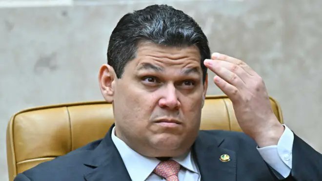 SergioAJBarrett's tweet photo. Mas O Alcolumbre, O Hugo Motta, O CENTRÃO E A EXTREMA DIREITA RESOLVERAM AGORA NÃO VOTAR MAIS NADA Até O Final Do Ano.              
São Férias DIRETO Para Eles Que Não Querem ACABAR COM A ESCALA 6 X 1. 
E NÃO É O PIOR CONGRESSO NACIONAL DA HISTÓRIA? https://t.co/akBRjmPJXf