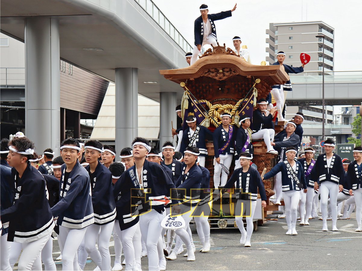 jeansbaka's tweet photo. ２０２６年（令和８年）５月３１日（日）                 
和泉市制７０周年だんじり記念曳行       
北松尾地区箕形町　②周目 https://t.co/U9hCgwUyCu