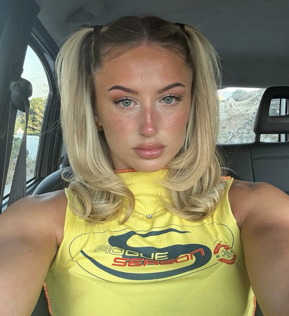 Cam8pcs's tweet photo. Innocent fuck doll #wankchat #slut #chav #ukslut #ukchav #tart #tease #goon #wankfuel #whore #bimbo #builtforBBC https://t.co/e9Rt4h0zsf