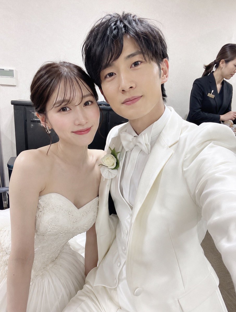 AI_kenky's tweet photo. ←結婚式の時　　　　　　1年後→ https://t.co/LcI0wywkE9