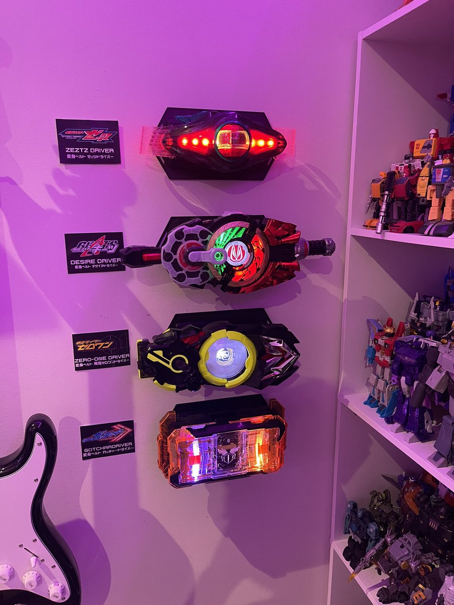 EvelynLikesToku's tweet photo. HENSHIN!! https://t.co/3DgNepKKaX