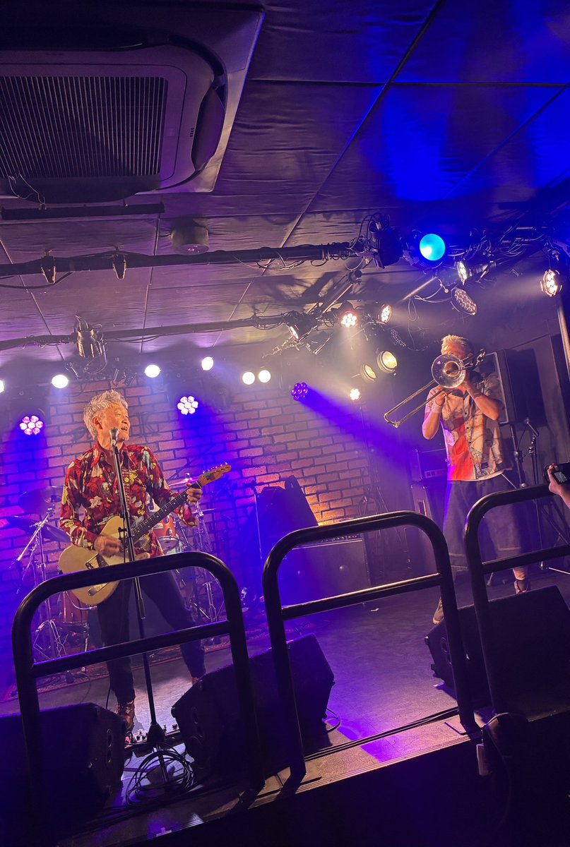 Soul_Chillen's tweet photo. 今日はプラkへ。めっちゃ楽しかったー！久々に観た油バクローザがカッコ良過ぎた。グルーヴ堪らんかったぁー。ハルカちゃんのベース好きだし♪そして今日もシャクリハがカッコ良いの極みで暴れ狂ってしまったよ。 https://t.co/zJ0lbhBd4f