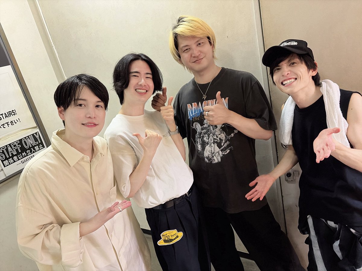 takumi_vo_gt's tweet photo. リアクション ザ ブッタのクワトロ公演にお邪魔してきました

今日は特にポップの中に潜む漢な瞬間が多くて観ていてとても滾りました…先輩やっぱりカッコいいです…

ツアー水戸、よろしくお願いします！ https://t.co/0S8P23JRDZ