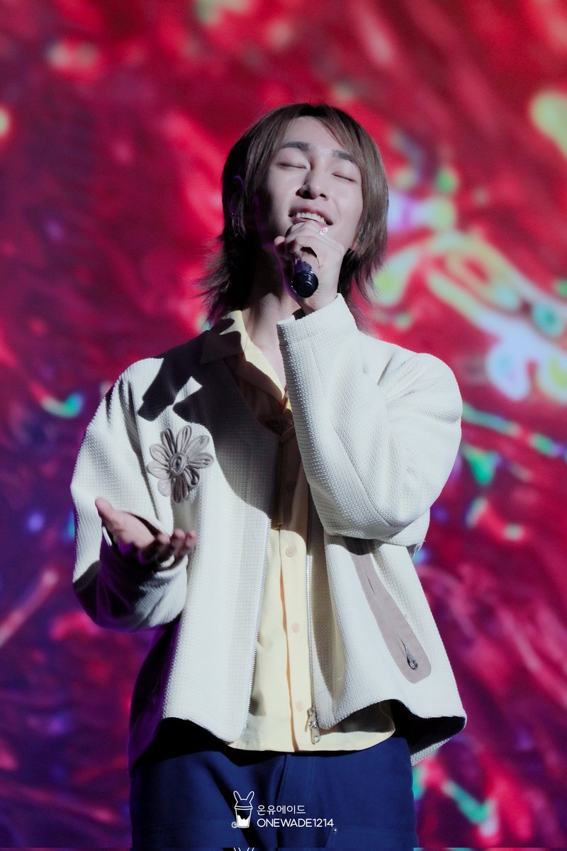 온유 #ONEW #オニュ@SHINee @ONEW_GRIFFIN