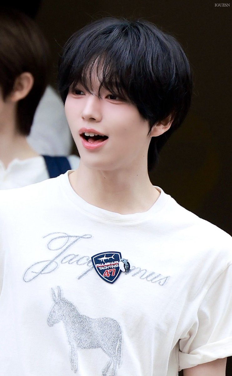 iouzsn's tweet photo. 260710 뮤직뱅크 퇴근 
#펑진위 #JINYU #베이온 #VAYONN https://t.co/wH0KmyAXPq