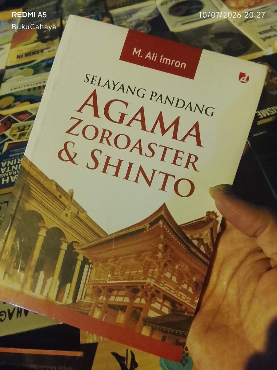 CahayaBookstore's tweet photo. Selayang Pandang
AGAMA ZOROASTER & SHINTO
M. Ali Imron
Diva Press
100 hlm
segel, original
Rp. 30.000 saja (normal : 40.000)
#bukucahaya 👈klik utk buku lain
wa: 0813-5995-4266
#sejarah #sejarahAgama #zoroaster #shinto https://t.co/kING9Q6szT