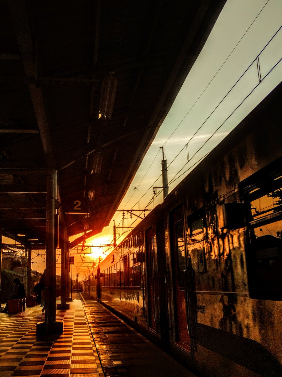 Renjer_Merah_'s tweet photo. Spill foto random kalian ketika lagi berada di Stasiun manapun 🫵🫵🫵 https://t.co/jh8D8aZIEx