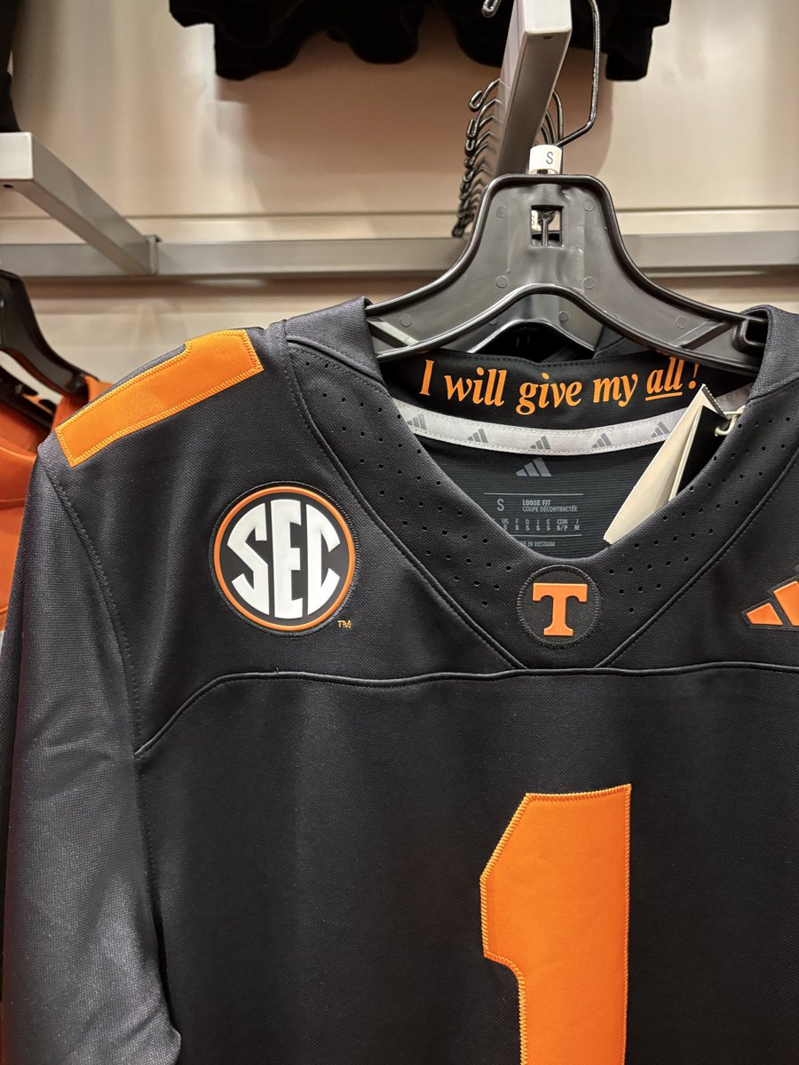 UTVolShop's tweet photo. @Vol_4_Canaries https://t.co/XQ0fRBn4OH