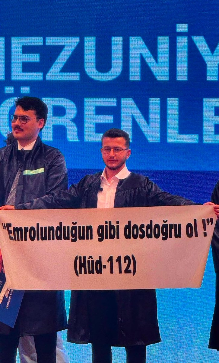 haliss_45's tweet photo. "Emrolunduğun gibi dosdoğru ol." 
Hud suresi, 112. ayet. https://t.co/5S6V2qc1Eu