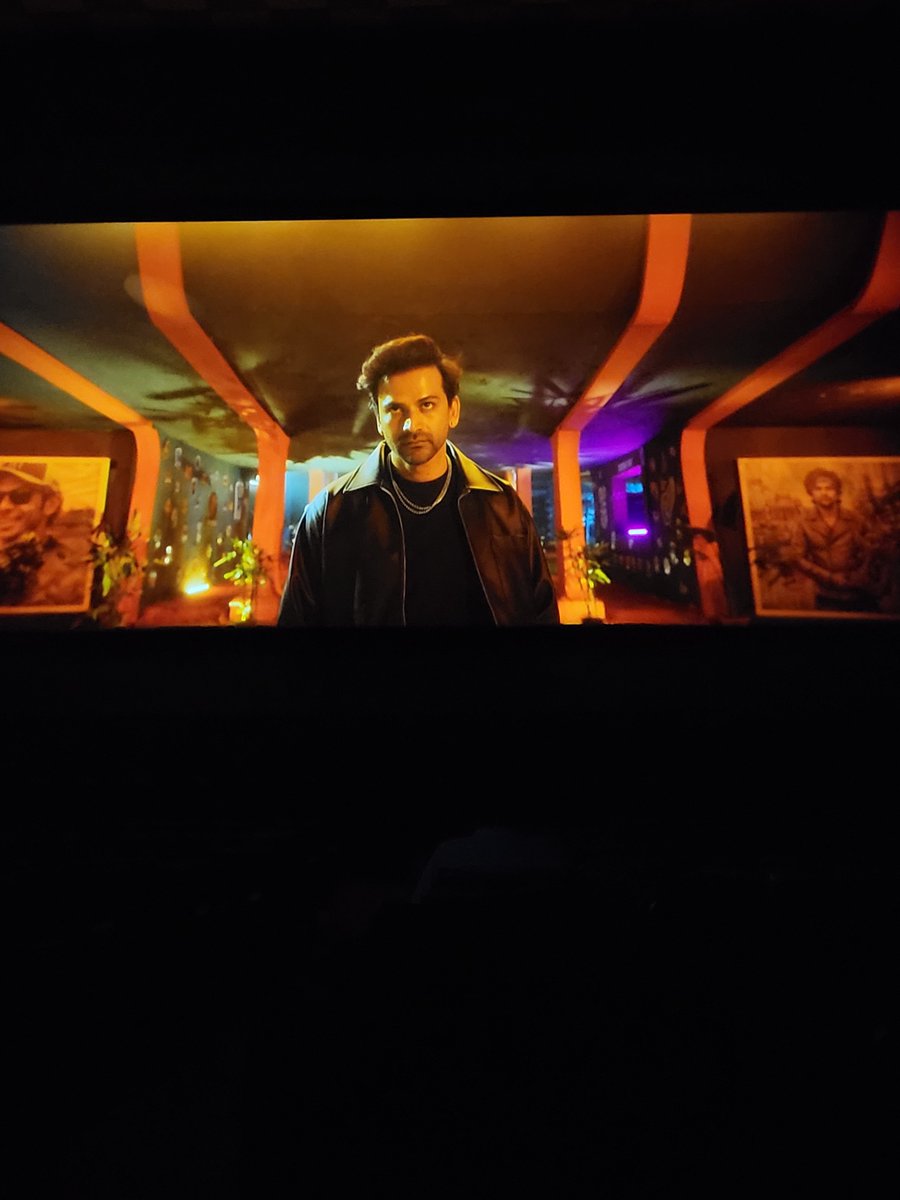 TheYashFC's tweet photo. Seated for #MotherPromise https://t.co/1gNDHi7Lkn