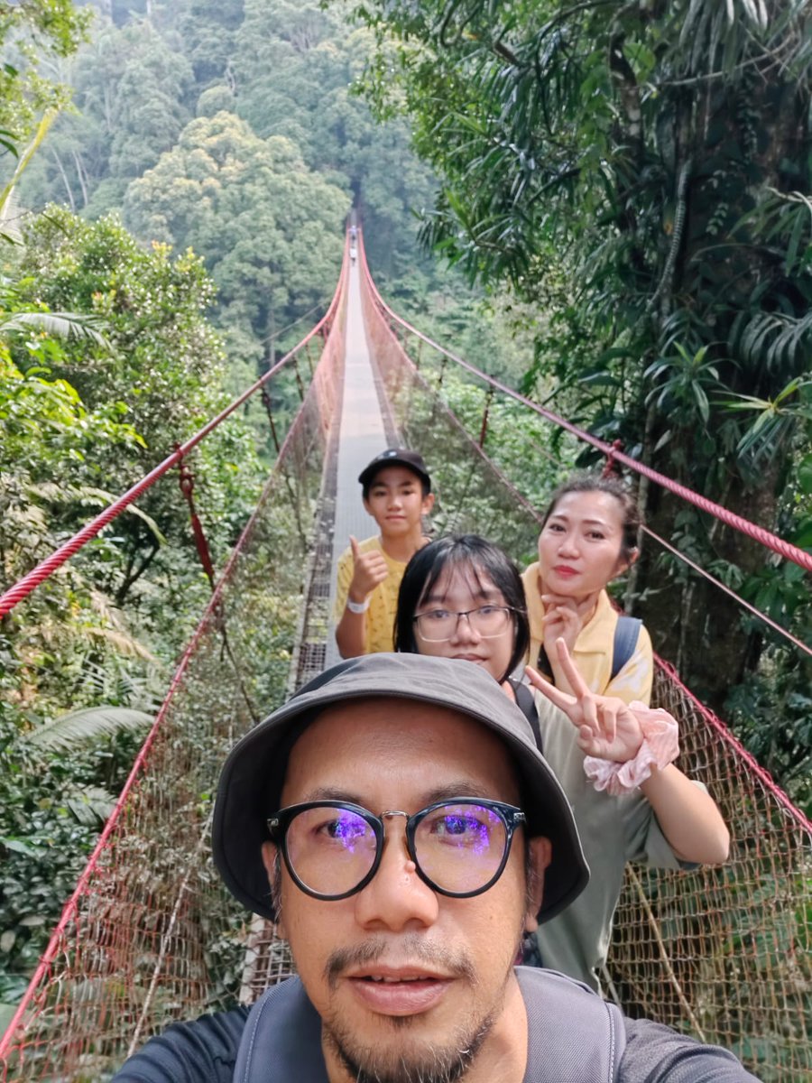 andrewtosima's tweet photo. Ayo jalan-jalan ke Sukabumi 😁 https://t.co/CRN9IDQYD5