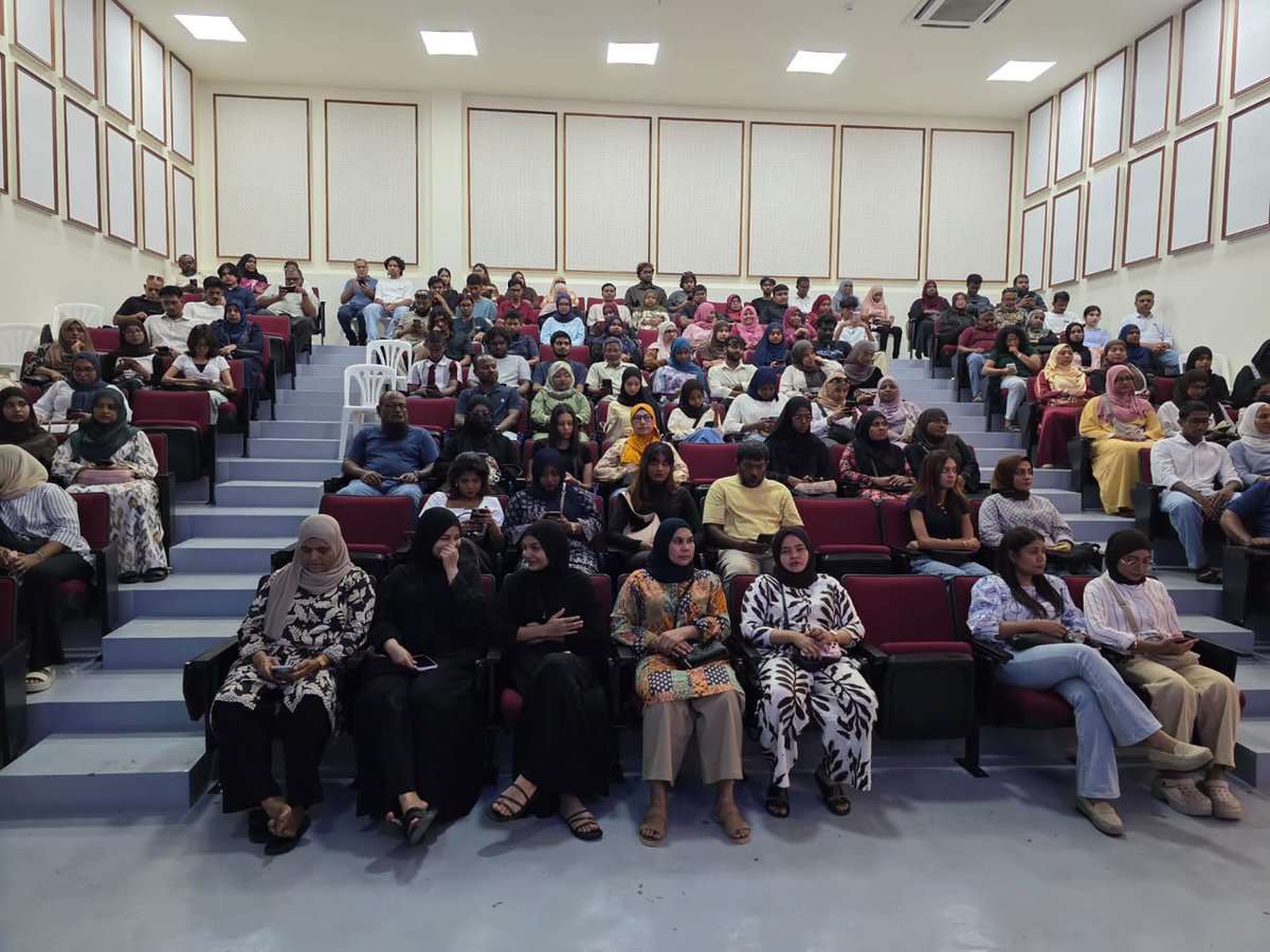 MDVinMalaysia's tweet photo. The High Commission, in partnership with ZEDEX Consultancy, successfully hosted the 7th ‘EkuEkeega’ orientation program for more than 100 students enrolling to Malaysian universities. 

The briefing covered essential topics including mental health, Malaysian culture, and the dedicated support services provided by the High Commission to ensure a smooth transition and successful stay.