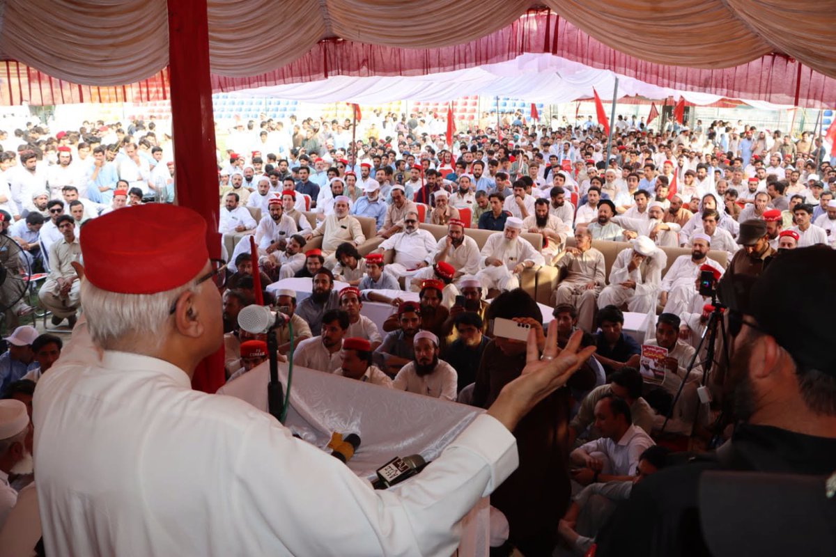 ANPMarkaz's tweet photo. باجوڑ: عوامی نیشنل پارٹی باجوڑ کے زیراہتمام شہید مولانا خانزیب کی پہلی برسی کی مناسبت سے جلسہ عام، اے این پی خیبر پختونخوا کے صدر میاں افتخار حسین اور جنرل سیکرٹری حسین شاہ یوسفزئی خطاب کررہے ہیں۔
#ANP | #RememberingMaulanaKhanzeb https://t.co/DZ2YHiLbdT