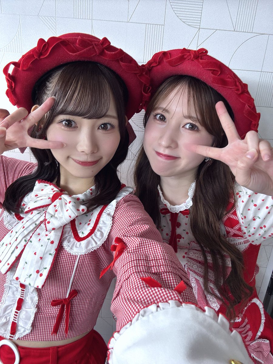 yuki_ota0327's tweet photo. #ここからだ公演 ありがとうございました🩵💜

ゆきもか新ポジ✨おつかれさまー🥺
今日はたーくさん同期がいてニコニコでした❕
ペンライトコールうちわありがとう🫶🏻

次は月曜日！よろしくお願いします✊🏻 https://t.co/lk1oxAtjm5