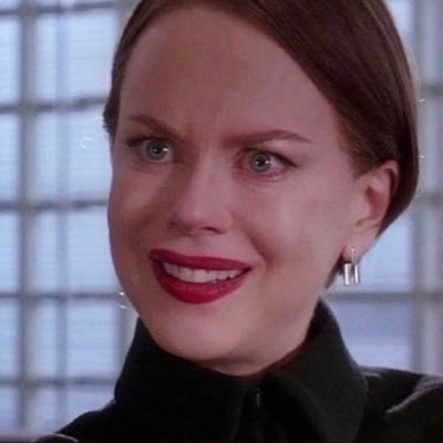 taybelovedxo's tweet photo. people were deadass saying taylor was a narcissist who wanted to make herself the center of attention bc she got married at msg and yet we still haven’t even seen her dress https://t.co/Dz6M9csXl1