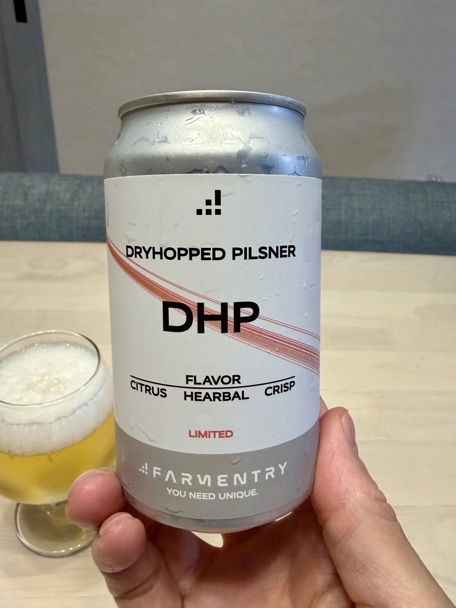 Tym_san's tweet photo. 本日のやつ。

FARMENTRY Dryhopped Pilsner

トロピカル・ストーンフルーツを思わせる香りに加え、シトラスやフローラル、甘いアロマが感じられるのが特徴。
ピルスナーらしいモルト感とキレのよいキャラクターを残しつつ、シトラスとトロピカル感の両方がバランスよく感じ��れる。 https://t.co/MGoeViBA8l