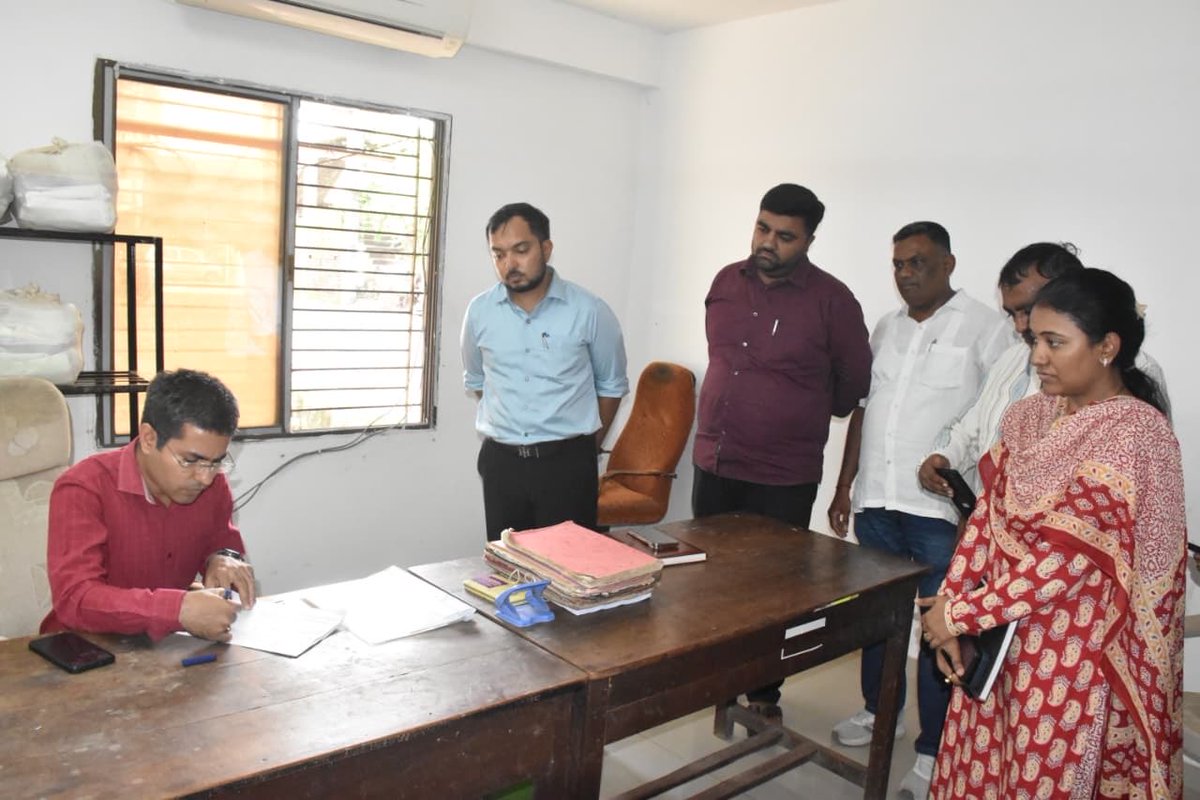 Collector & DM, Navsari tweet media