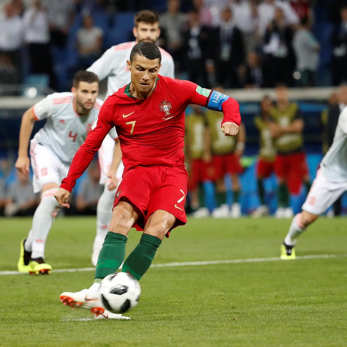 Code_Martino's tweet photo. Ronaldo fans, assemble. 🐐
Name ONE Ronaldo performance you’ll defend forever, even if the whole internet disagrees.
I’ll start: 🇵🇹 vs Spain (2018).
👇 https://t.co/9NT1sROI4q
