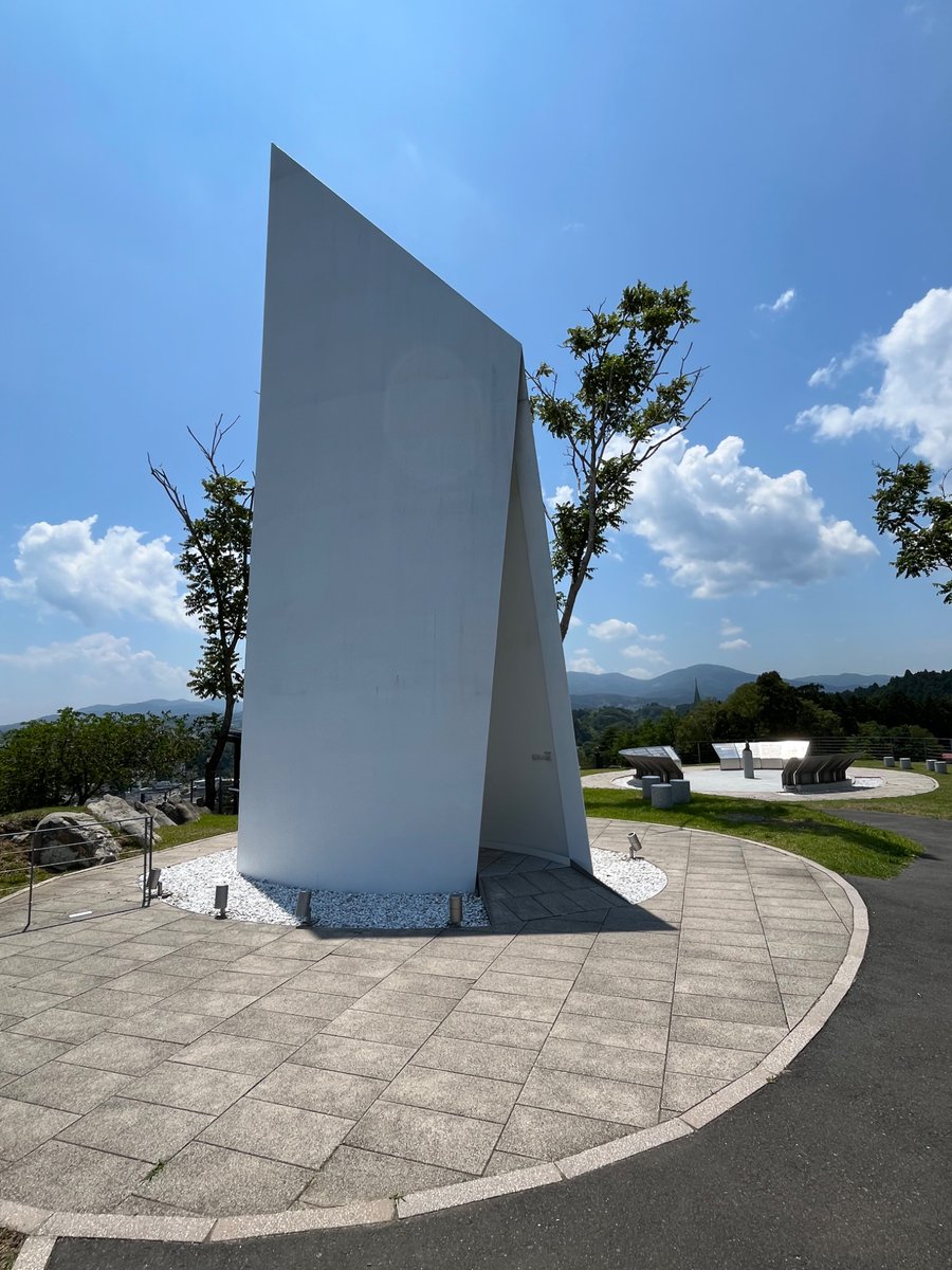 imasa12's tweet photo. 食後は気仙沼市復興記念公園と安波山へ
眼下に臨む風景は美しい
合掌🙏 https://t.co/bIyusZVYWp
