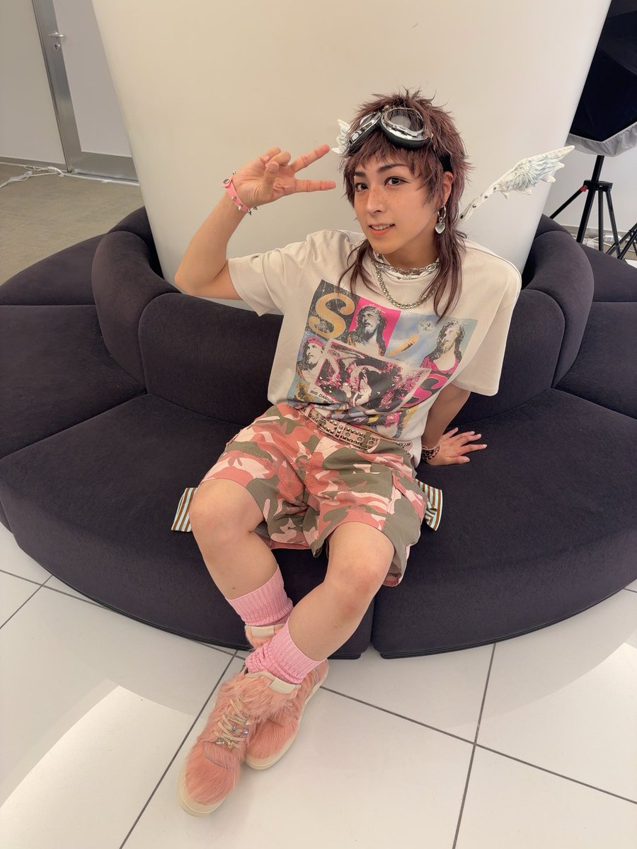 shouta0811aoi's tweet photo. 久しぶりに人間界歩いてると疲れるから少し休憩してた https://t.co/FbzCzDQXvQ