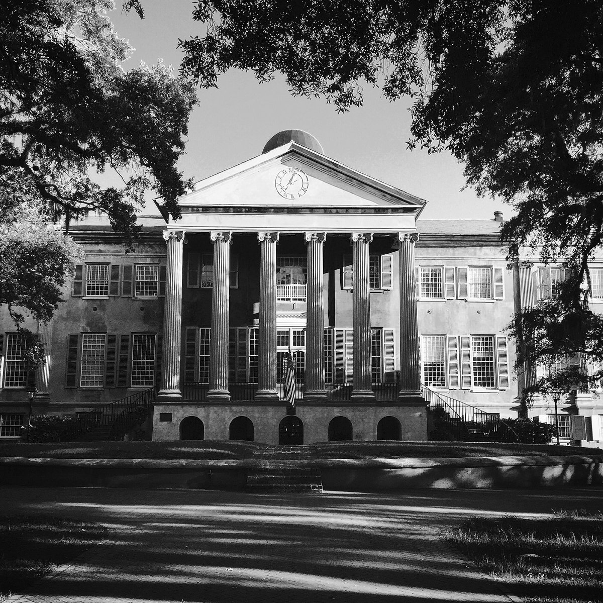 RutgersAlumniSC's tweet photo. 20 Amazing Things to Know About the College of Charleston - Charleston Daily - https://t.co/M6gqVYVZP8
#collegeofcharleston #charlestonsc #charlestondaily
@CofC https://t.co/bIuE0hlgQJ