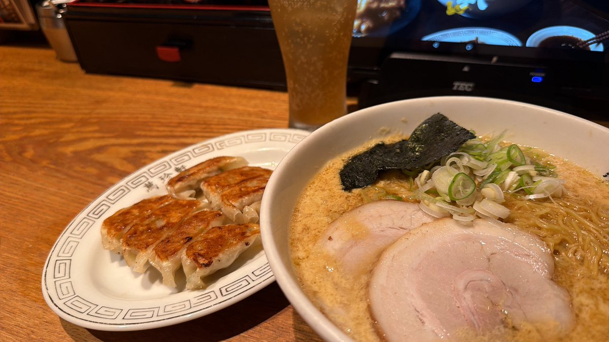 moamoa_run's tweet photo. 会食終わりまして締の玉子とじラーメン
そしてあしたの飲み無くなった！＼(^o^)／
#芹澤もあ https://t.co/Bmqkn1Fg6I