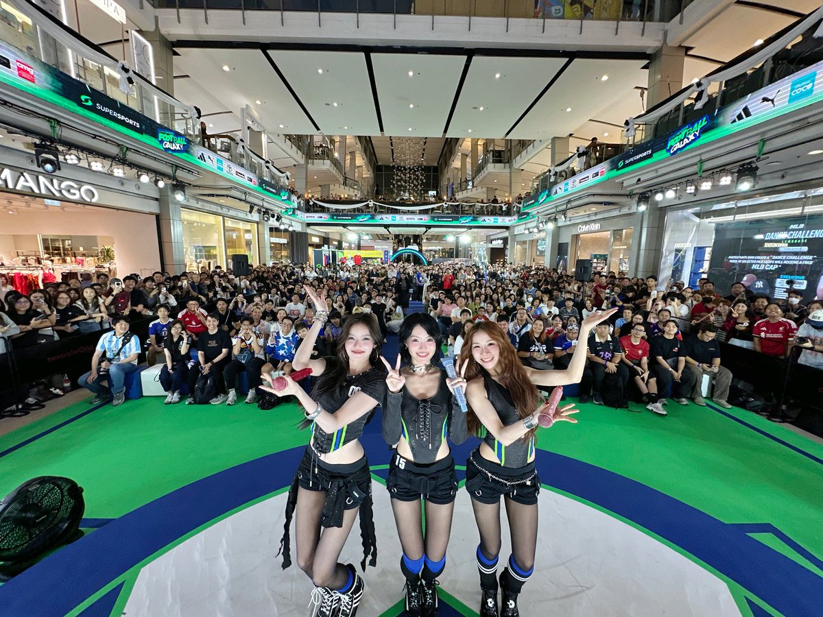 PIXXIEofficial_'s tweet photo. ขอบคุณงาน Supersports Football Galaxy FINAL COUNTDOWN ที่ชวน PiXXiE มาสนุกกับทุกคนในวันนี้นะคะ ที่สำคัญขอบคุณ PiXXeL ที่มาหากันด้วยน้า หวังว่าจะเต็มอิ่มจากโชว์ของพวกเราน้าา 💜🧚🏻‍♀️
#PiXXiE
#SupersportsFootballGalaxy
#SupersportsFootballGalaxyxPiXXiE
#WorldCupCountdown #centralwOrld https://t.co/XRjs2uCidT