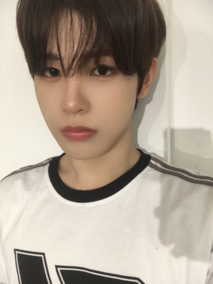 XODIAC_MEMBERS's tweet photo. [#규민🐶] 

귬요일🤩

#XODIAC #소디엑 #GYUMIN #규민 #똑똑똑_귬이등장 https://t.co/s1nHRHQ8T5