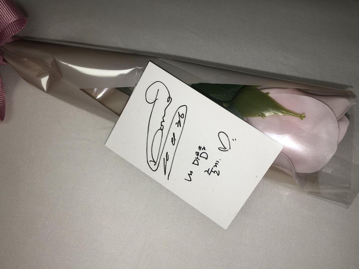 in3xo_'s tweet photo. 자, 이제 누가 꽃이지? https://t.co/Ml6GbZjEYM