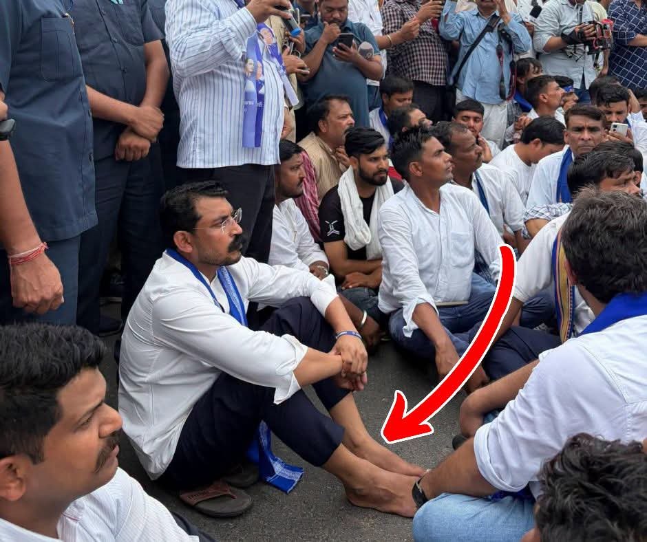 Chandan_saga's tweet photo. Ac मे बैठने वालों से उम्मीद नहीं करती जानता औऱ मे जानता की न्याय की आशा हु।
 इसलिए मुझे अपने लोगो मे जाने से कोई रोक नहीं सकता।
@BhimArmyChief जी जिंदाबाद https://t.co/mP8yWCD3i7